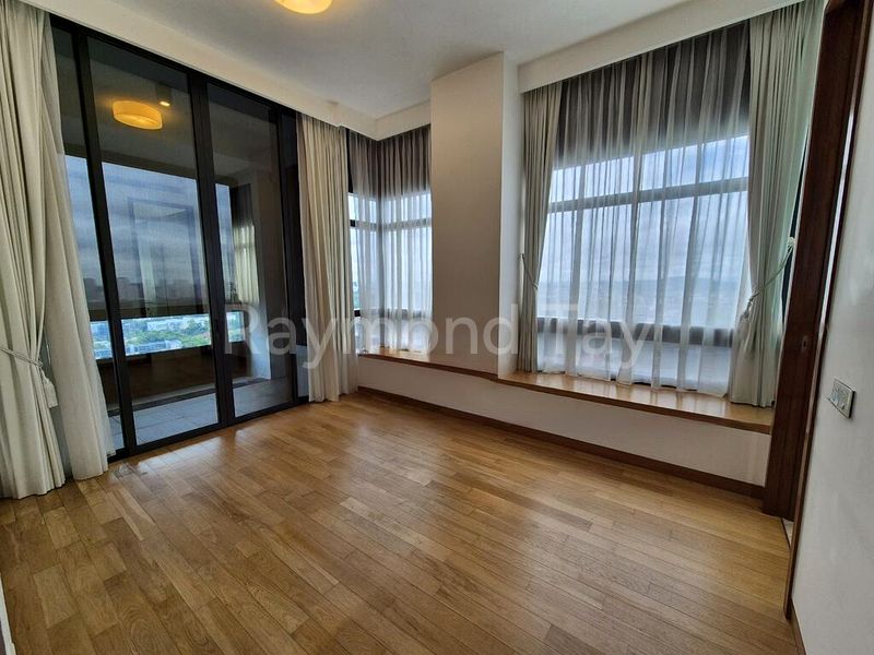 5 Bed Condo for Rent in  Nouvel 18 - Image 14